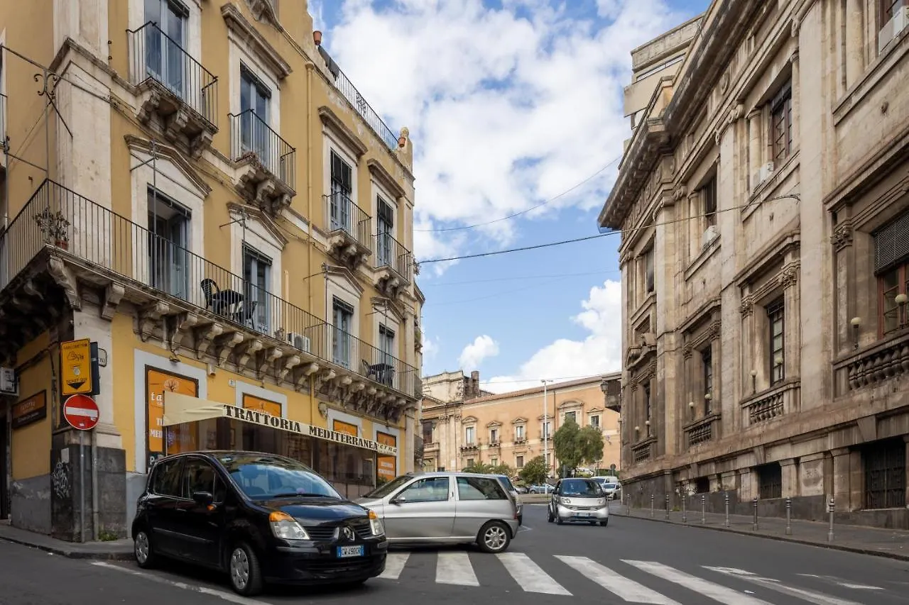 Appartement La Casa Di Carta In Piazza Stesicoro à Catane Italie