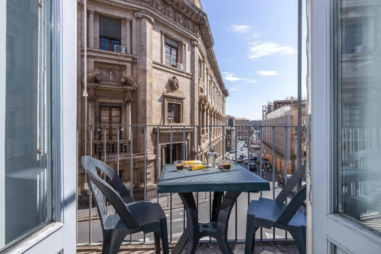 Apartament La Casa Di Carta In Piazza Stesicoro Katania Włochy