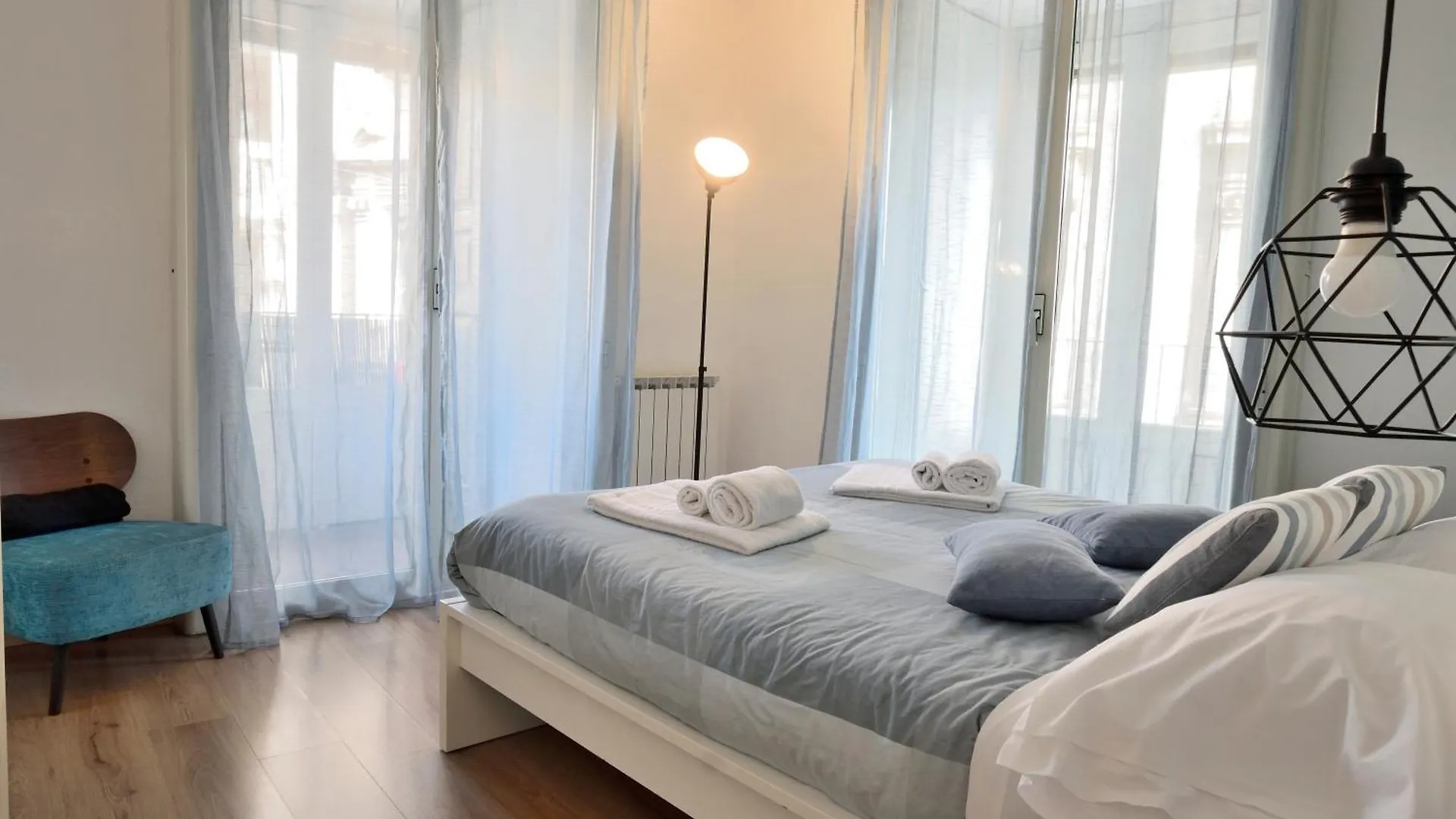 Appartement La Casa Di Carta In Piazza Stesicoro à Catane Italie