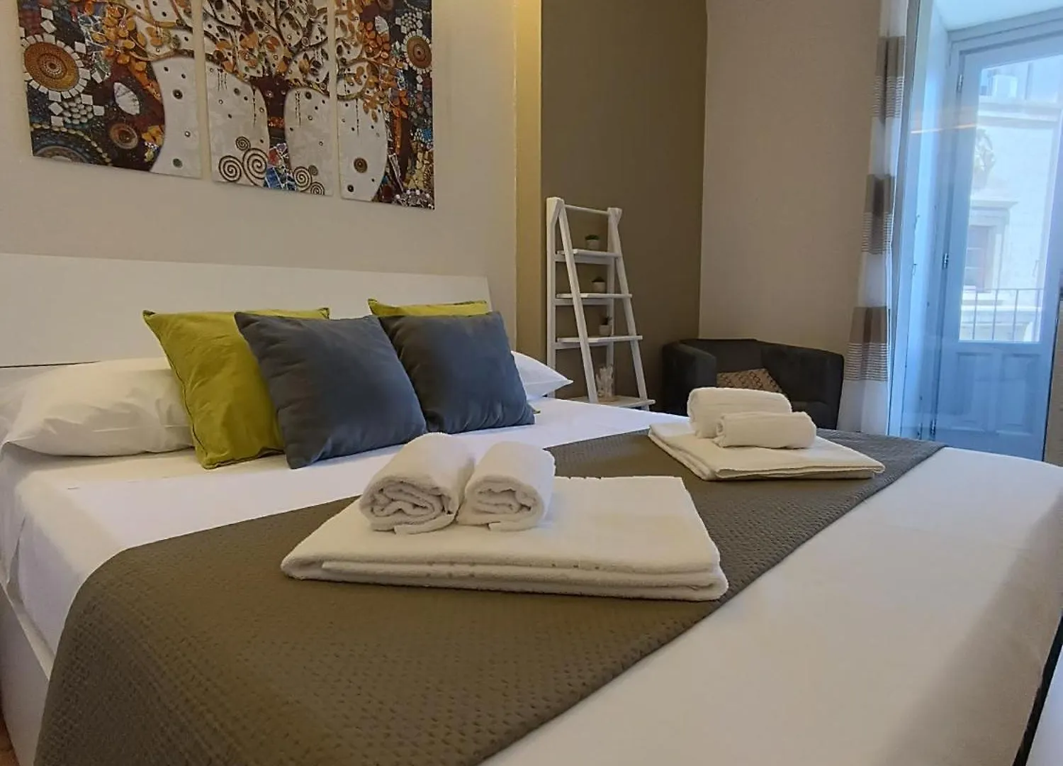 Apartament La Casa Di Carta In Piazza Stesicoro Katania