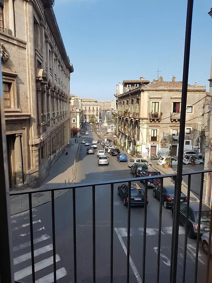 Apartament La Casa Di Carta In Piazza Stesicoro Katania