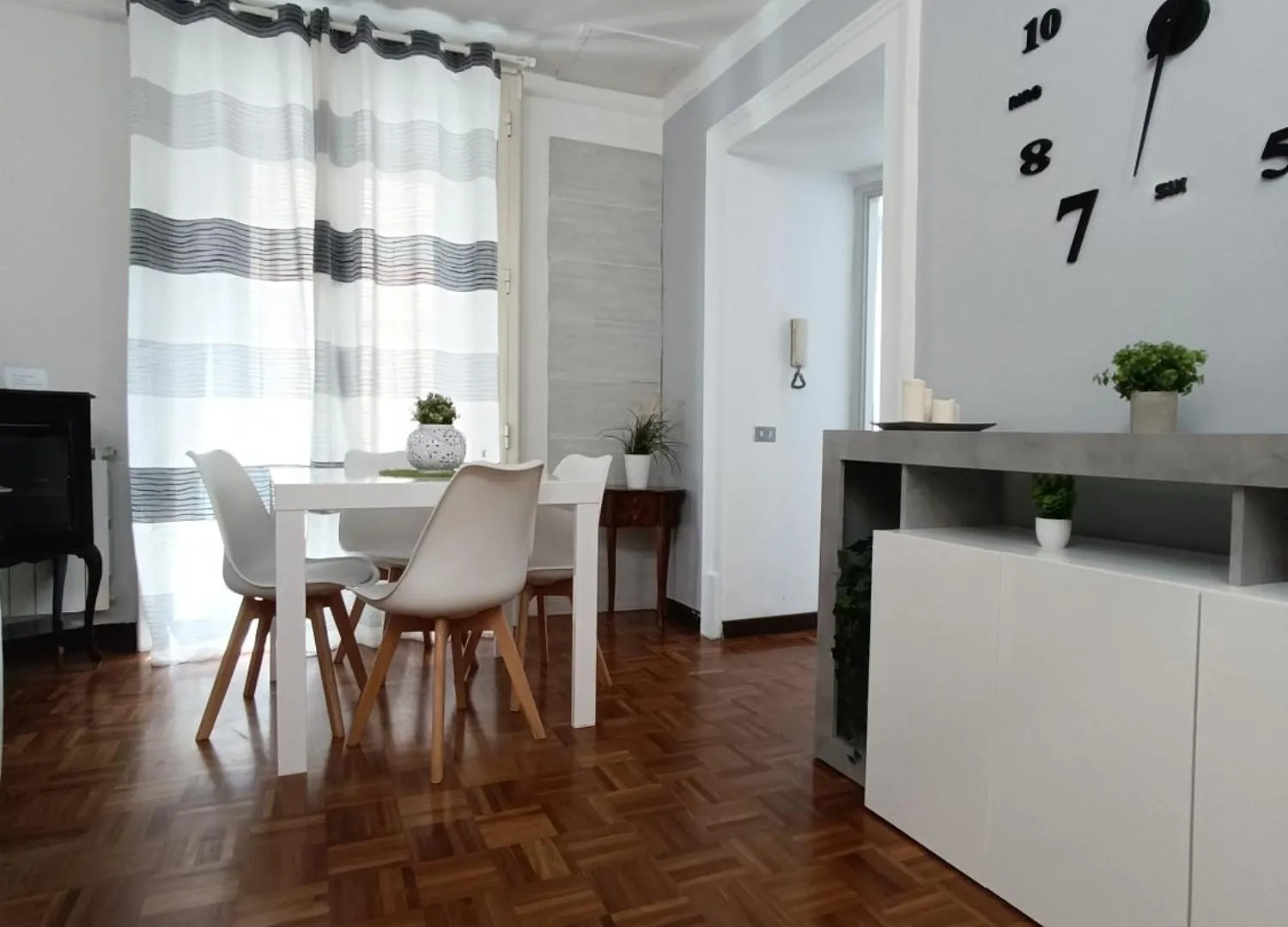 La Casa Di Carta In Piazza Stesicoro Apartment Catania Italy